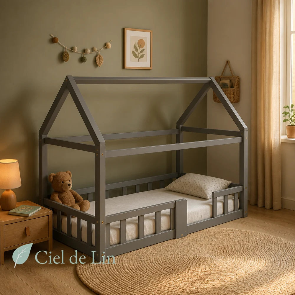 Lit cabane Montessori enfant bois pin massif gris, vue angle 45°