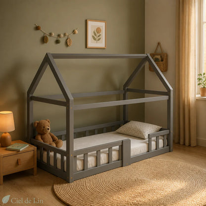 Lit cabane Montessori enfant bois pin massif gris, vue angle 45°