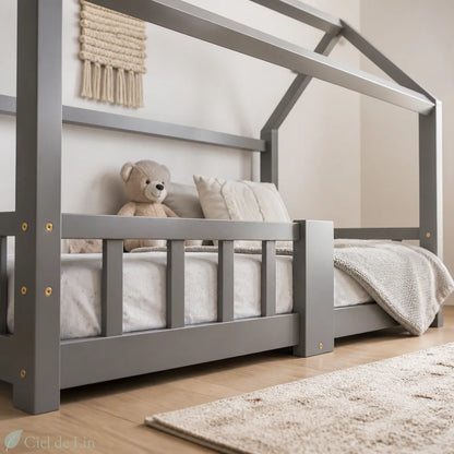 Lit cabane enfant bois massif gris 90x200cm, intérieur bas vue low angle