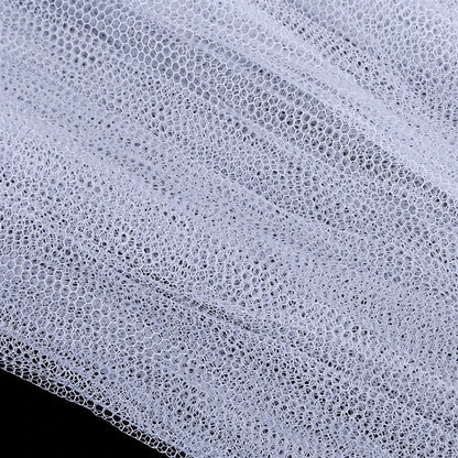 Texture filet polyester respirant - détail maille ciel de lit moustiquaire bébé