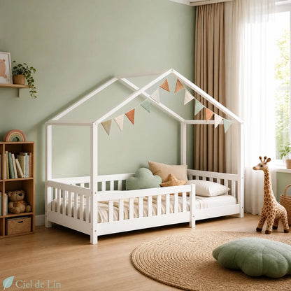 Lit cabane bois massif blanc Montessori 90x200cm 45° – Ciel de Lin