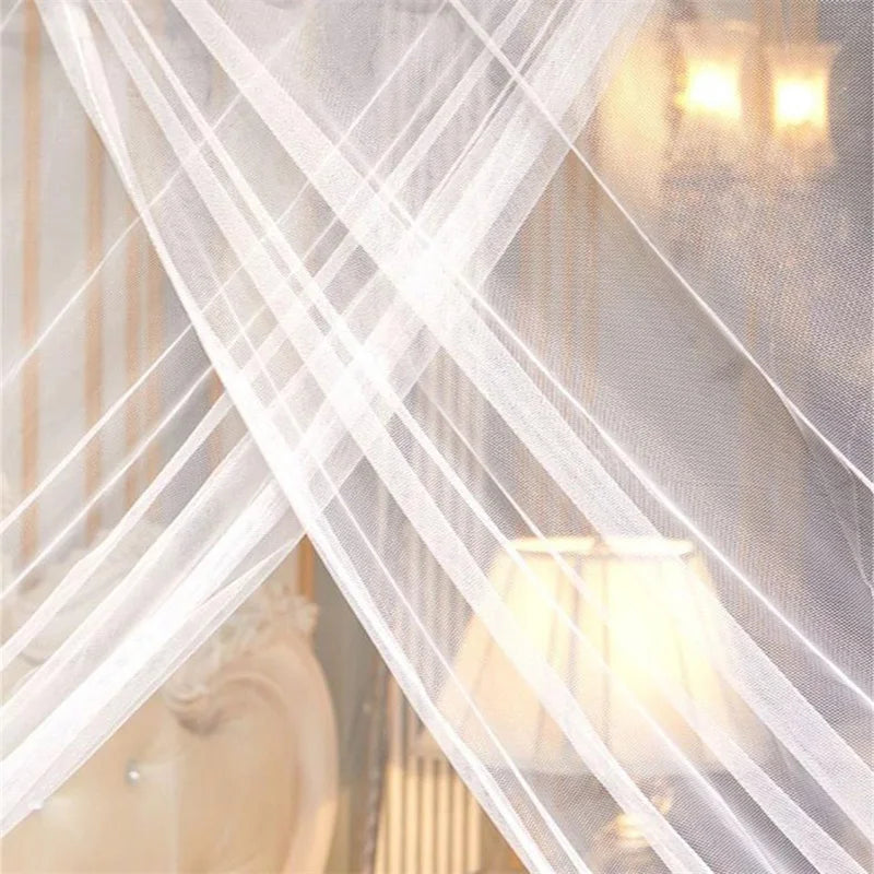 Ciel de lit baldaquin princier blanc - Détail dentelle et tulle